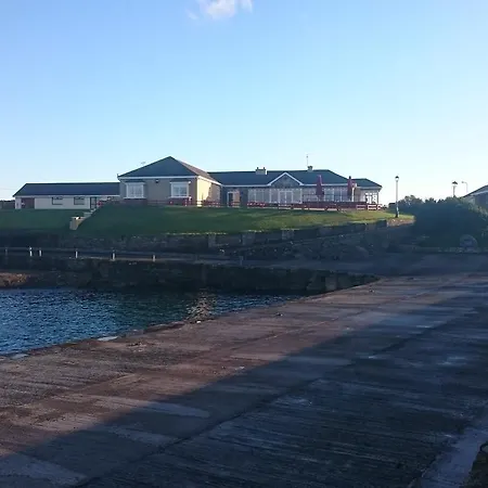 Creevy Pier فندق