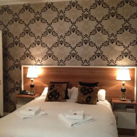 Creevy Pier Hotel